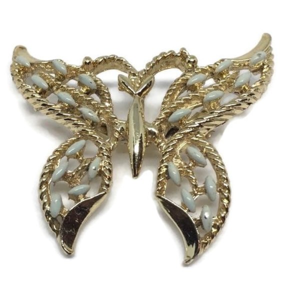 Jewelry - Beautiful butterfly brooch pin